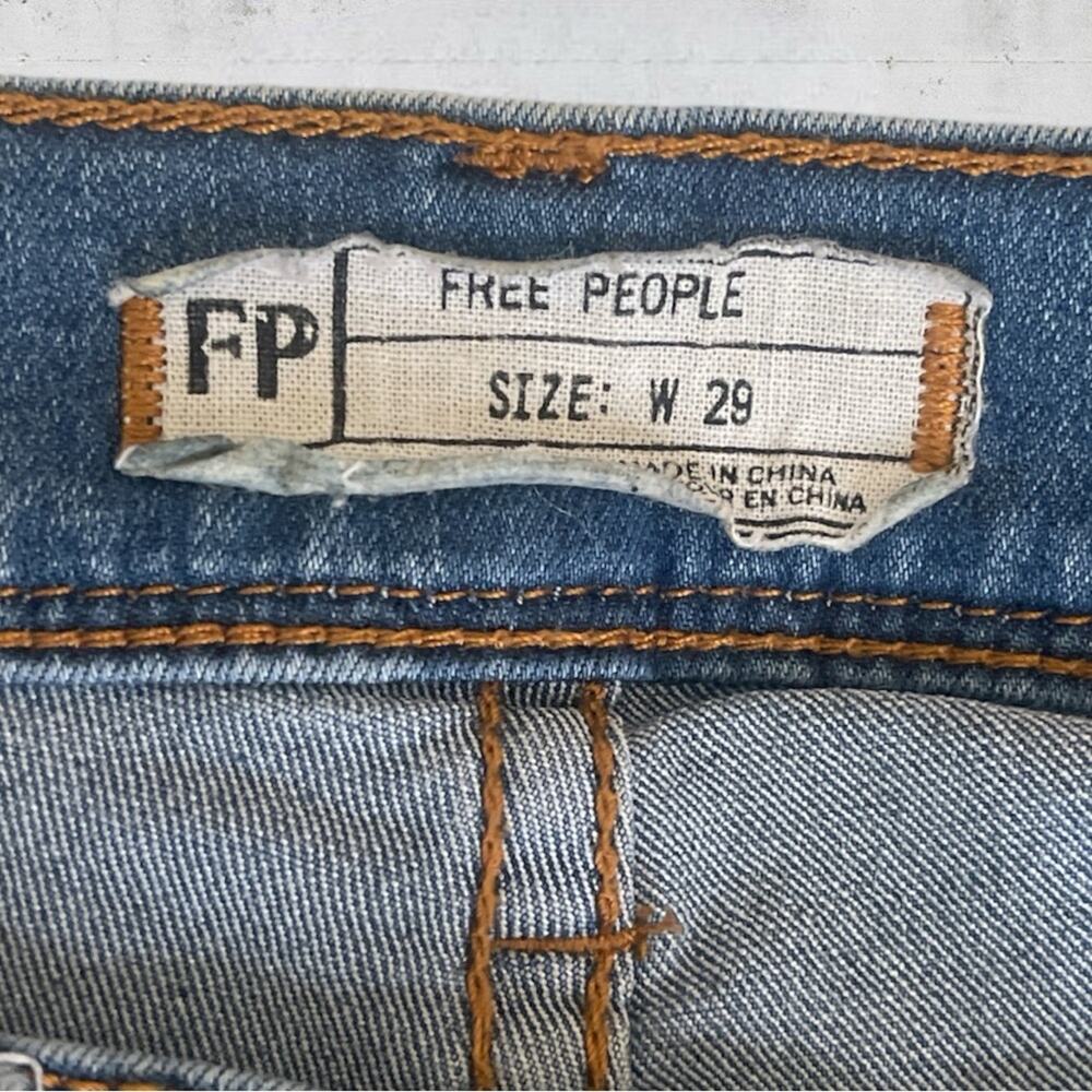 Free People Woman’s Skinny Stretch Jean Medium Blue Denim Size 29 - Picture 5 of 9